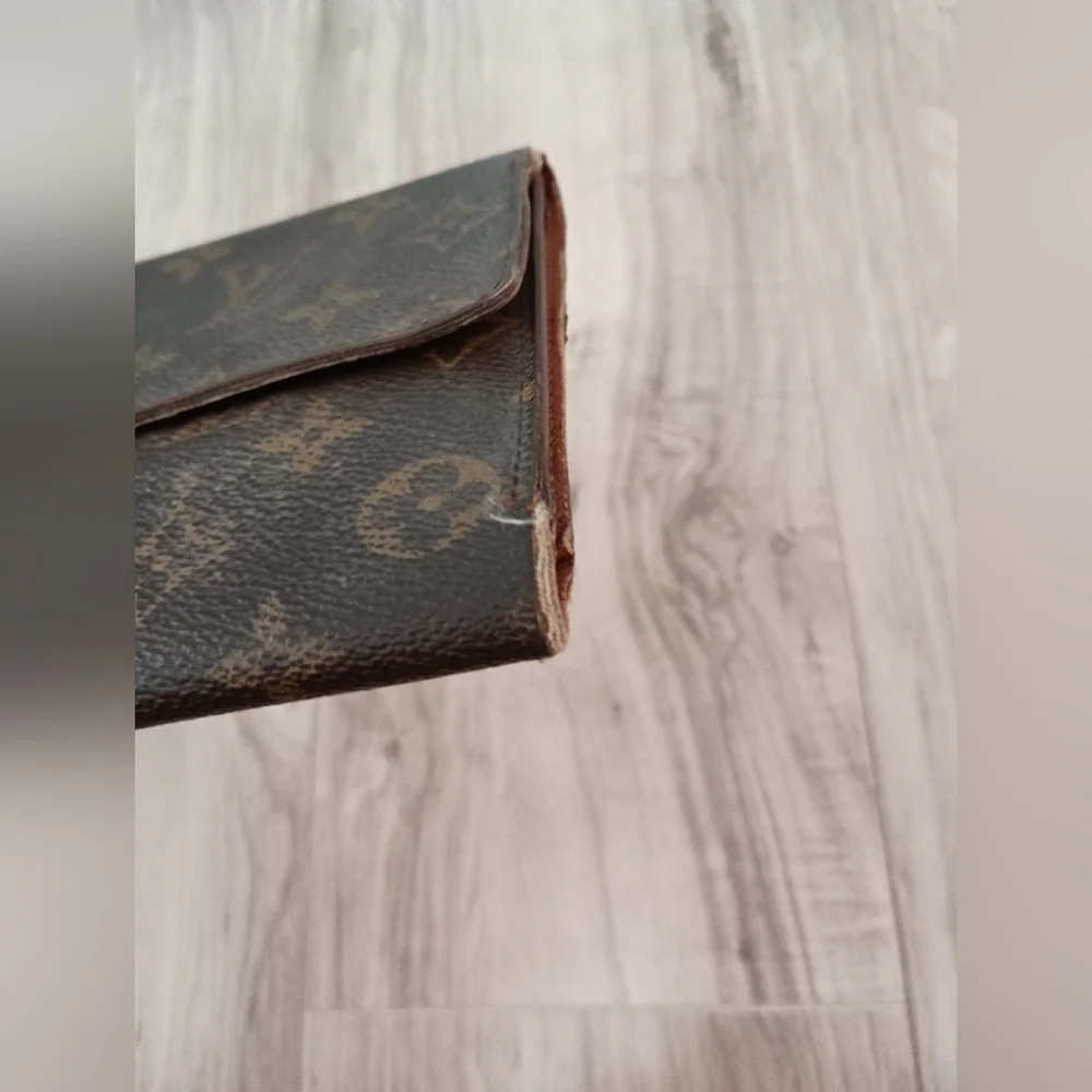 Louis Vuitton Monogram Pochette Passport Trifold Wallet